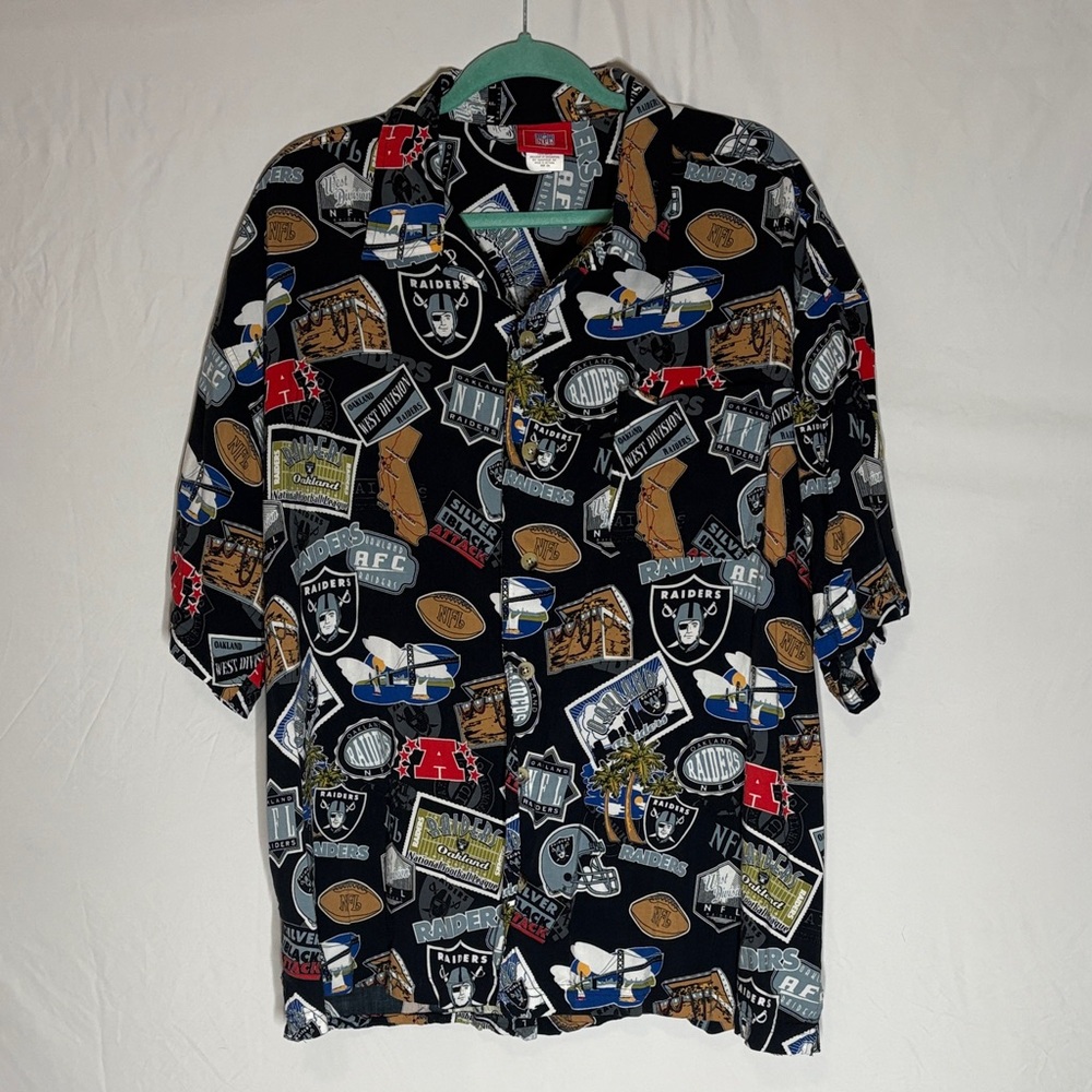 Vintage NFL Oakland Raiders All Over Print Casual Hawaiian Style Shirt SIZE 2XL